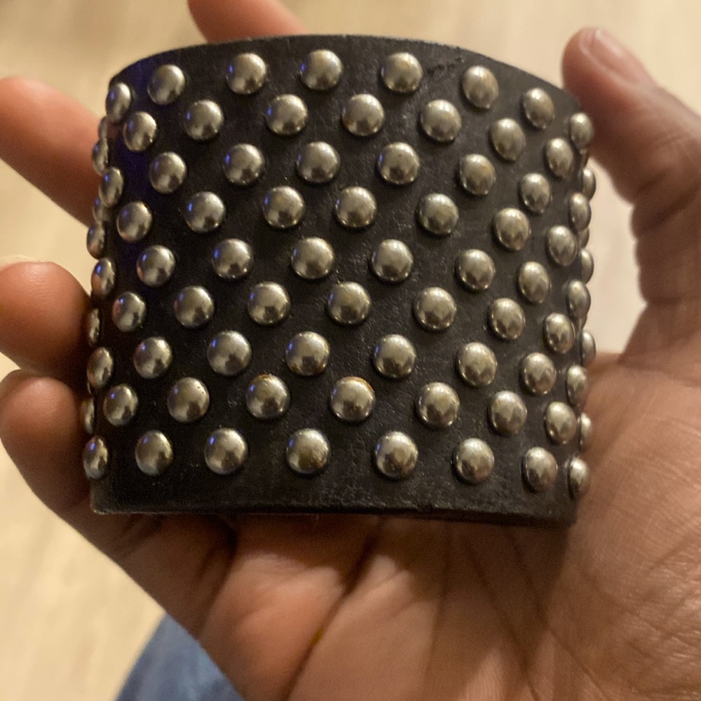 Scene bracelet